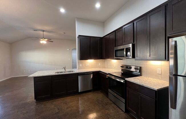 3 beds, 2 baths, $1,295, Unit 1141 Stanley Way