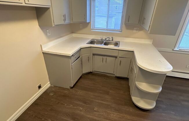 8916 S Justine St LLC