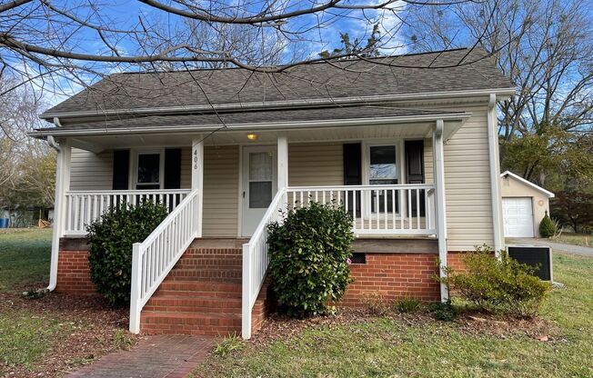 2 bed 1 bath home in Randleman!