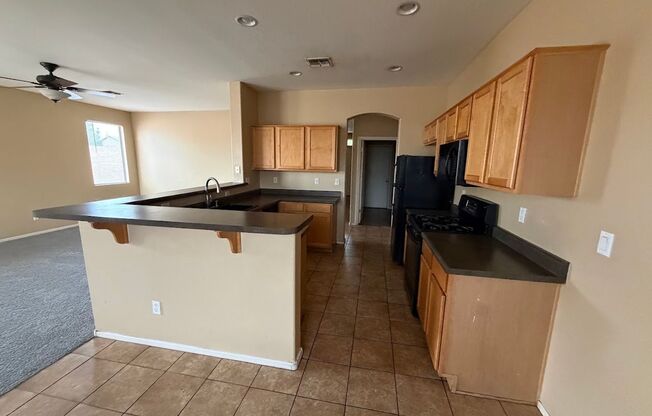 Beautiful Home for Rent in Tolleson! **NEW CARPET**