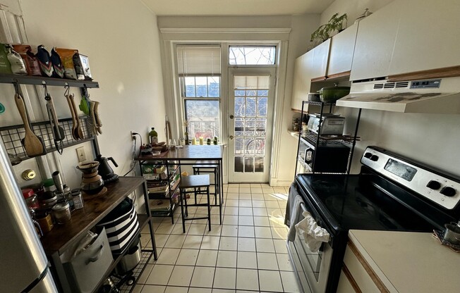 153 Strathmore Rd Apt 1