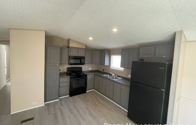 2801 E RAINTREE
