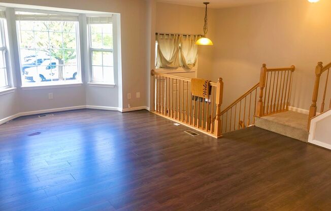 Stunning 4 BR /2.5 Townhome in Stoney Beach!