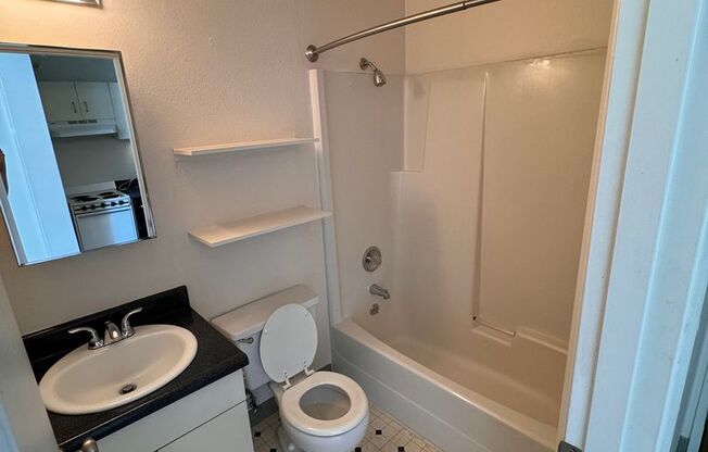 Studio, 1 bath, 320 sqft, $875, Unit 315