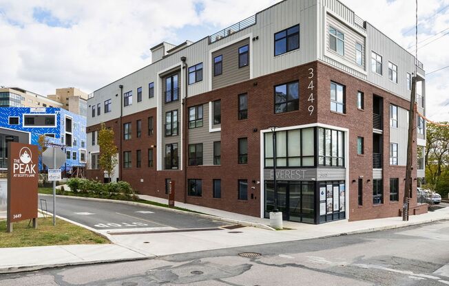 2 beds, 1 bath, 815 sqft, $2,130, Unit D215