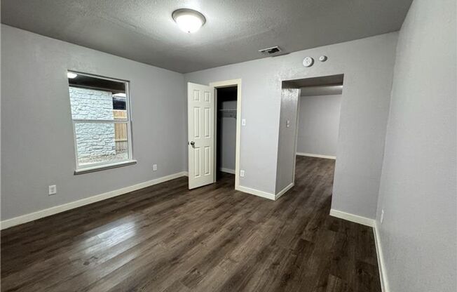 1 bed, 1 bath, 875 sqft, $950, Unit 9