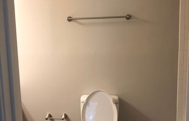 2 beds, 2 baths, 1,042 sqft, $1,429, Unit 6034C