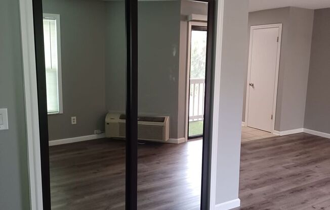 Studio, 1 bath, $1,350, Unit 1401 S Palmetto Ave #106