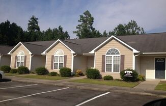 2br/2ba Paddock Place Apartment