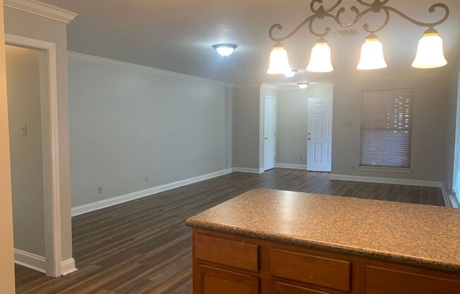 3 beds, 2 baths, $2,495, Unit 6054 Fleur De Lis