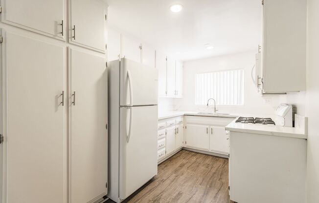 2 beds, 1 bath, 750 sqft, $2,098, Unit 108