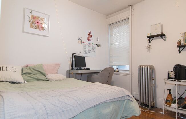 3 beds, 1 bath, $3,300, Unit Unit #10