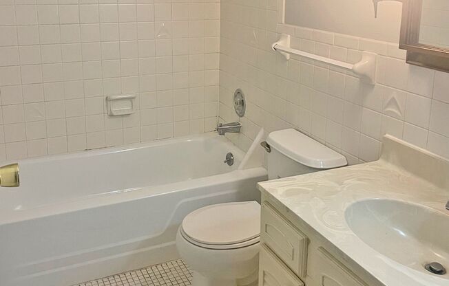 1 bed, 1 bath, 750 sqft, $1,145, Unit 1600-109