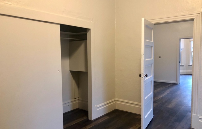 2 beds, 1 bath, $2,550