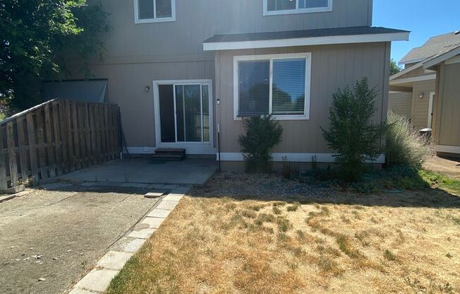 3 beds, 2.5 baths, 1,545 sqft, $1,995