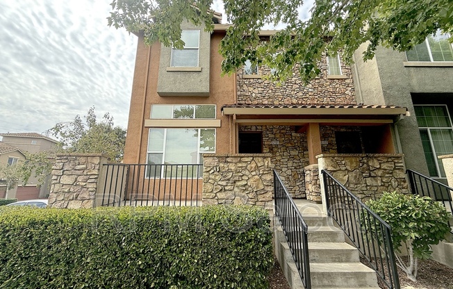 2580 W CAMINO AVE
