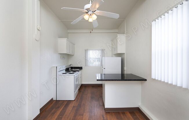 North PB/Bird Rock 1 Br, Across the Street from Tourmaline Beach!