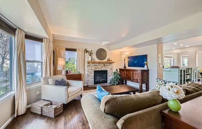 Furnished Downtown Louisville 5BDR Gem