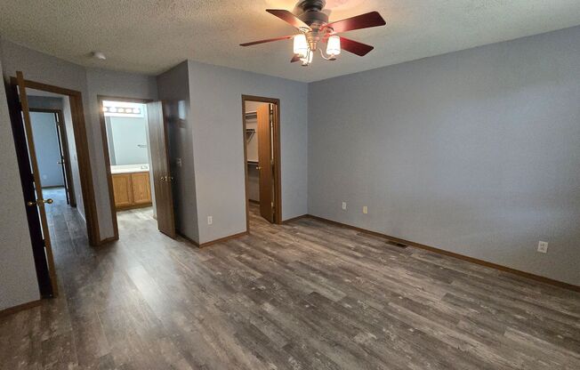 2 beds, 2 baths, $1,900