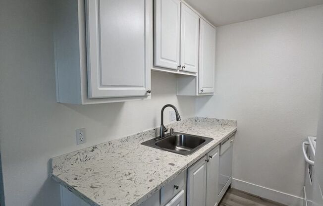 Capitol Lanai Apartments