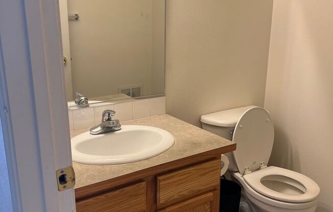 3 beds, 2.5 baths, 1,180 sqft, $1,800, Unit 2128-4855