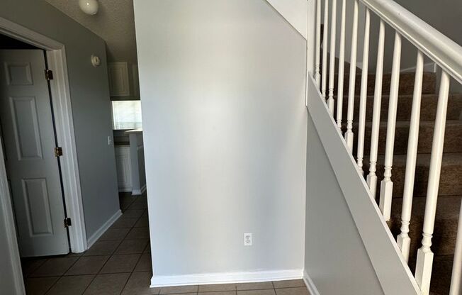 1/2 OFF FIRST MONTH RENT WITH A 12/M LEASE!!!  Dunwoody Subdivision!  Freshly Painted!  New Living Room LVP Flooring!!!