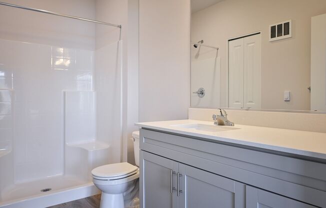 2 beds, 2 baths, 920 sqft, $2,395, Unit 40-301