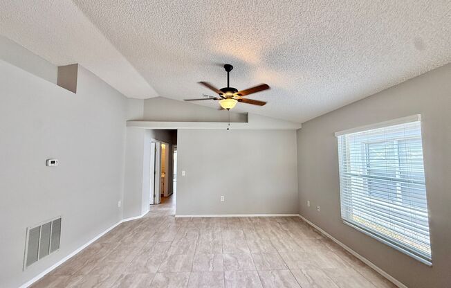 CUTE 3 BED 2 BATH HOME with SINGLE GARAGE IN SOUTHEAST ORLANDO