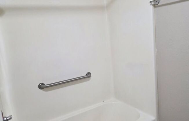 2 beds, 1 bath, 750 sqft, $700, Unit CC108