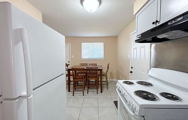 3 beds, 1 bath, $1,100