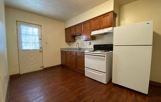 Oakland 2 BR on Bates St! Great for Pitt Students! Call Today!