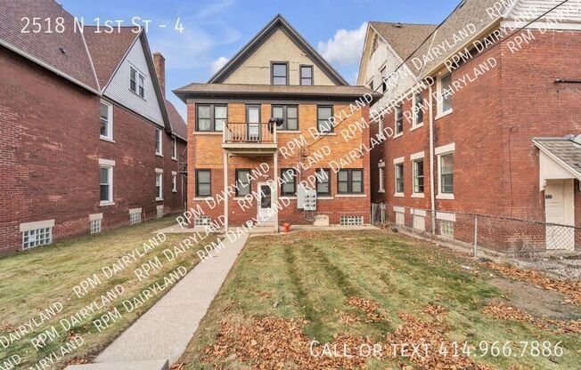 2518 N 1 ST