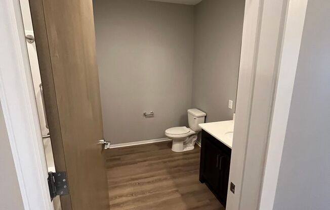 1 bed, 1 bath, 665 sqft, $1,325, Unit 1323