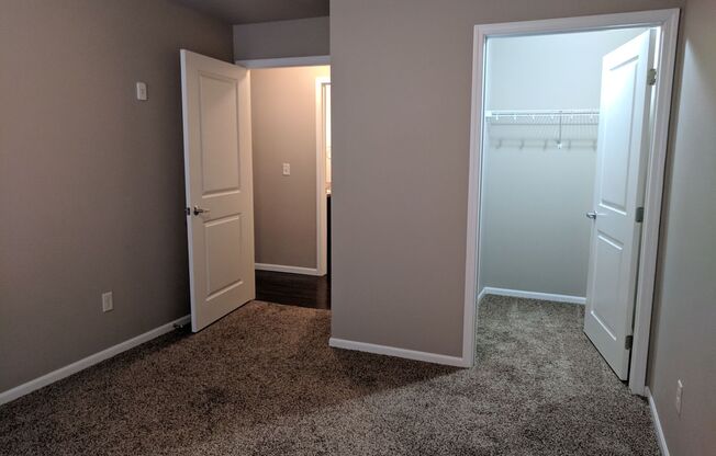 3 beds, 2 baths, 1,293 sqft, $1,375, Unit 2450-312