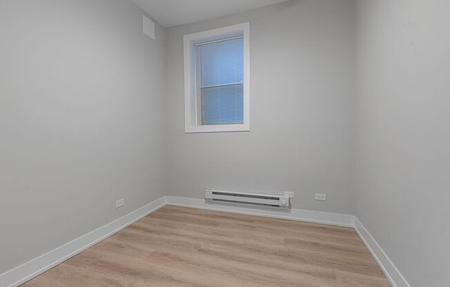 3 beds, 1 bath, 632 sqft, $2,200, Unit 1456-G1