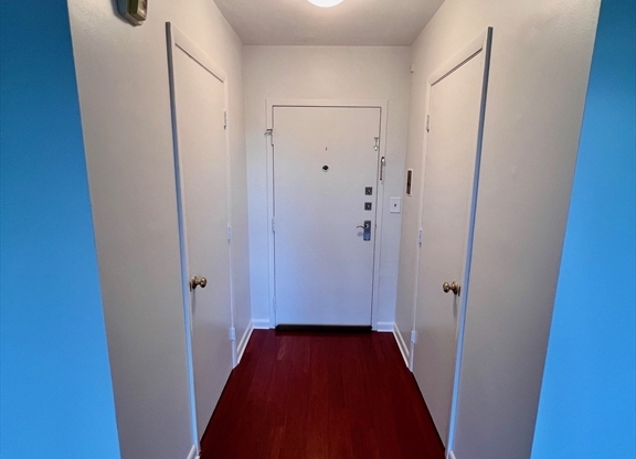 20 HAMMOND POND PKWY