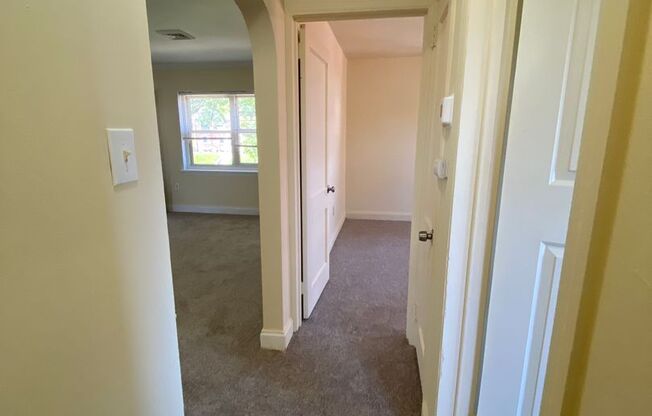 2 beds, 1 bath, $1,100, Unit 1026BCA
