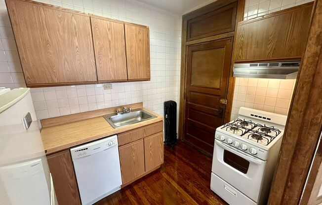 1 bed, 1 bath, 500 sqft, $1,825, Unit 233-313