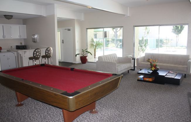 2 beds, 1 bath, 864 sqft, $2,400, Unit G271