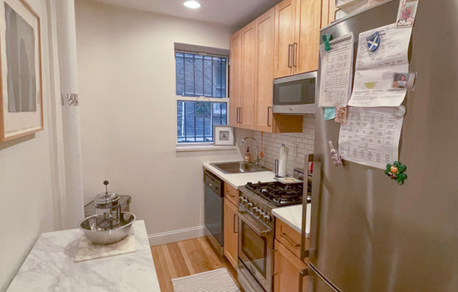 3161 BROADWAY