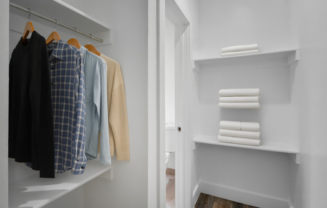 4 WEEKS FREE ON A 13 MONTH LEASE