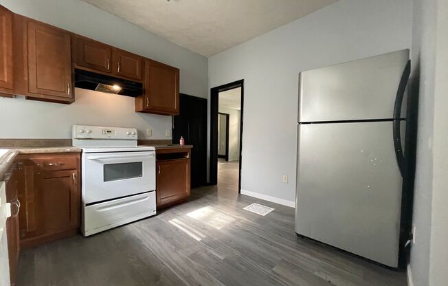 2 beds, 1 bath, $975