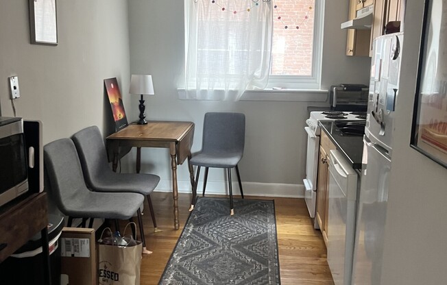 2 beds, 1 bath, $2,940, Unit 3