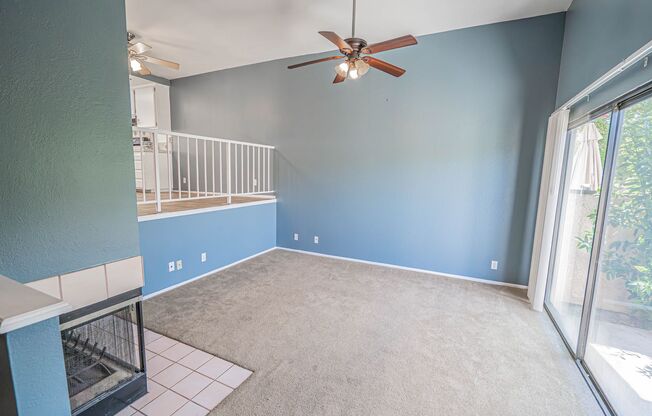 Spacious 3-Bedroom Townhome with Community Amenities in Canyon Country!