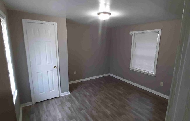 201 LEE ST