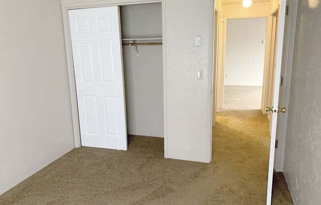 2 beds, 1 bath, 800 sqft, $1,475, Unit Wake 251 R