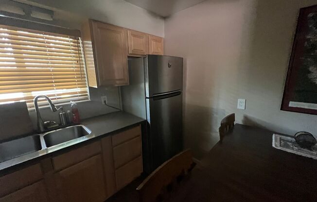 2 beds, 1 bath, $2,100, Unit # 24