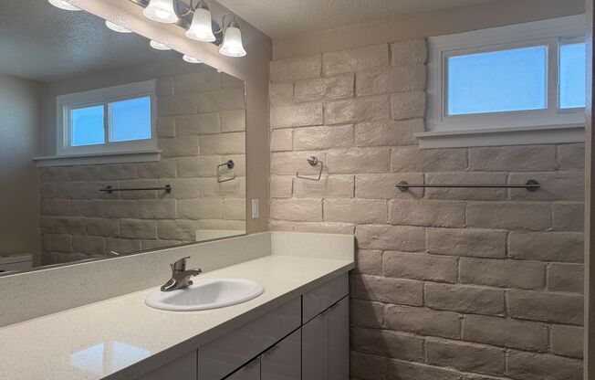 1 bed, 1 bath, 750 sqft, $2,440, Unit C3