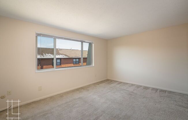 2 beds, 1.5 baths, $1,350, Unit 791 E Thurber Dr Apt. G