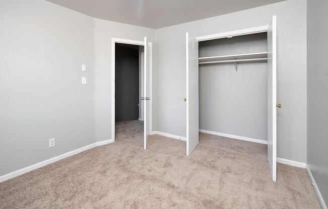 1 bed, 1 bath, 650 sqft, $975, Unit 3823-5